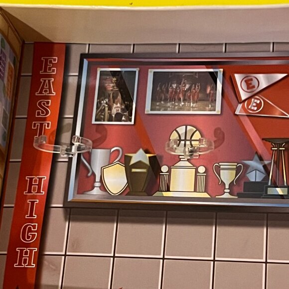 High School Musical East High Yearbook Playset Case with 4 Mini Dolls - Picture 14 of 16